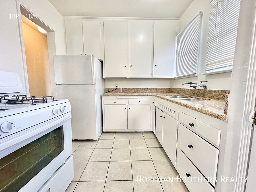 1st image of 6853 Willoughby Ave #1
