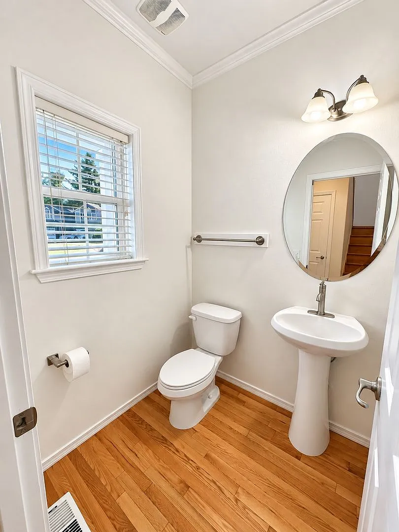 3bd/2.5ba Lynnwood Home — Photo 3
