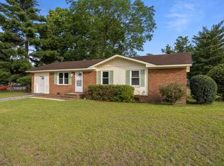 54 Rolling Springs Dr, Spring Lake, NC 28390