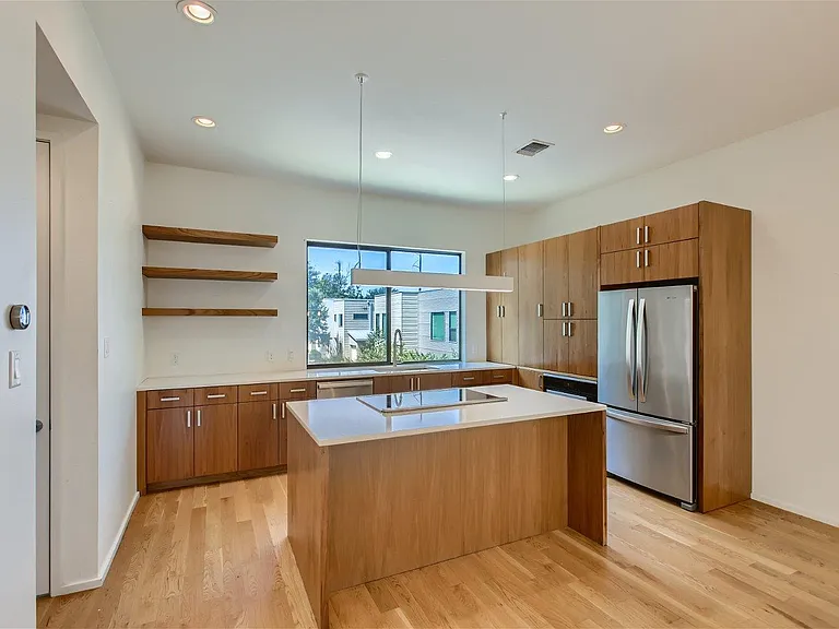 707 Cardinal Ln #L2 — Photo 6