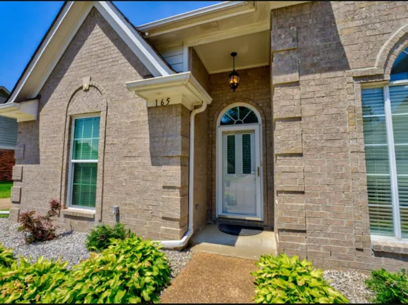 165 Oaksedge Dr, Oakland, TN 38060