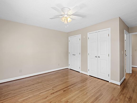 4th image of 104 Oaklane Dr