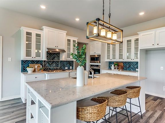 4th image of 1086 Kingsley Ct