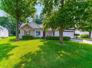 125 Red Pines Dr, Bellefontaine, OH 43311
