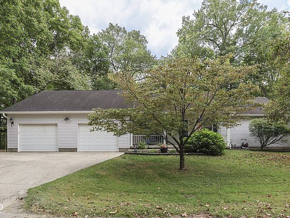 2nd image of 596 Briarwood Ln