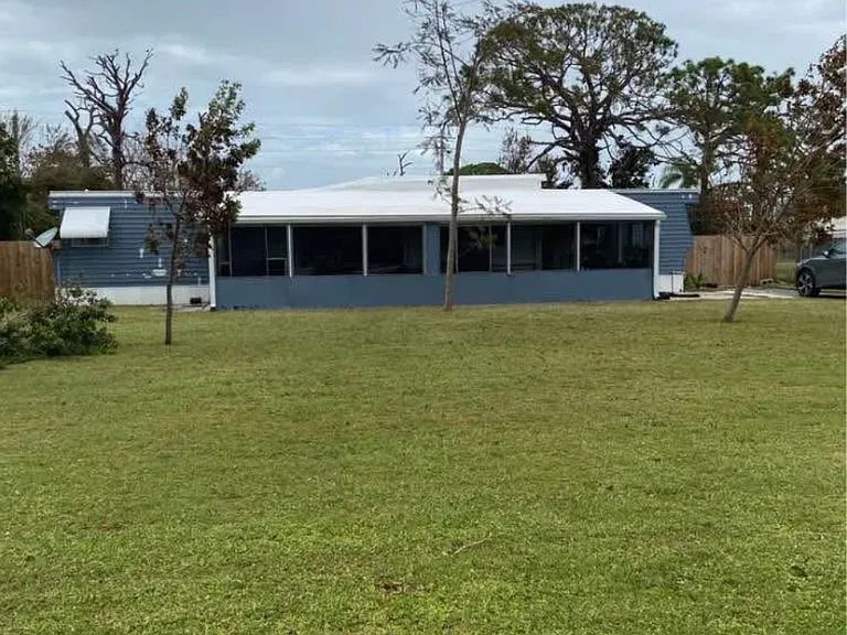 2020 Rose Ave — Photo 1