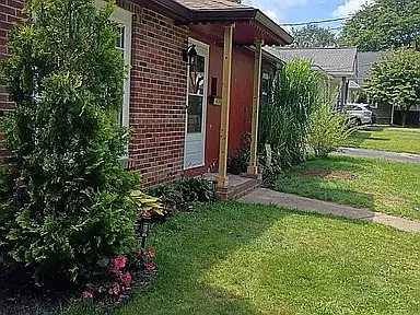 3 bed, 1104 sqft, $2,350 — Photo 2