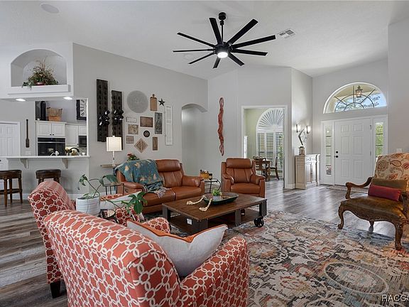 4th image of 4091 N Baywood Dr