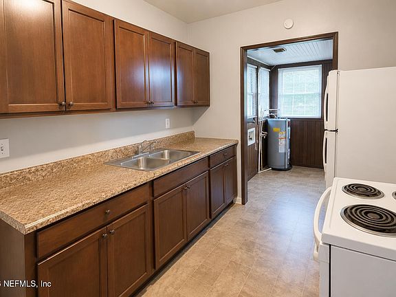 4th image of 1023 BRANDYWINE Street