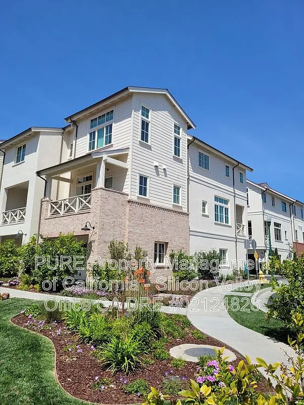 4 bed, 3.5 bath, 2165 sqft, $7,200 — Photo 1