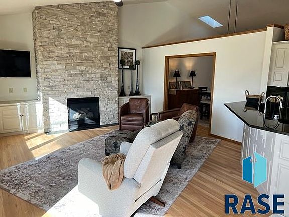 2nd image of 5224 S Sweetbriar Ct
