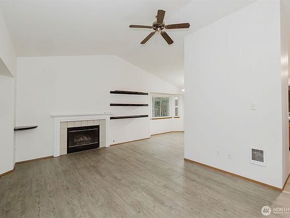 3rd image of 13504 135th Avenue NW