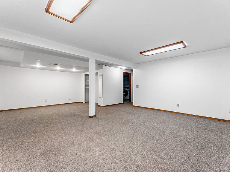 249 S Buchanan Ave — Photo 42