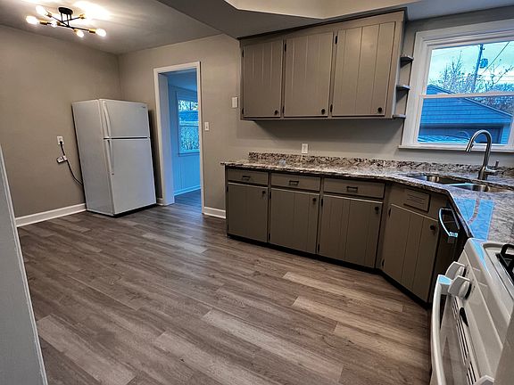 4th image of 5400 Beacon Ave