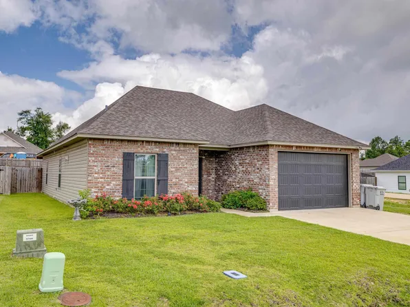 300 Yellow Pine Dr, Calhoun, LA 71225