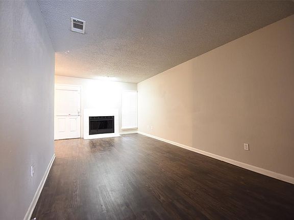 5th image of 4502 Gaston Ave APT 204