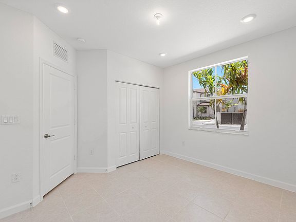 5th image of 2405 NW 117th St