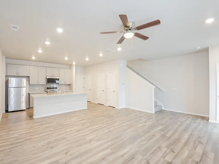 13971 Vispo Way — Photo 4