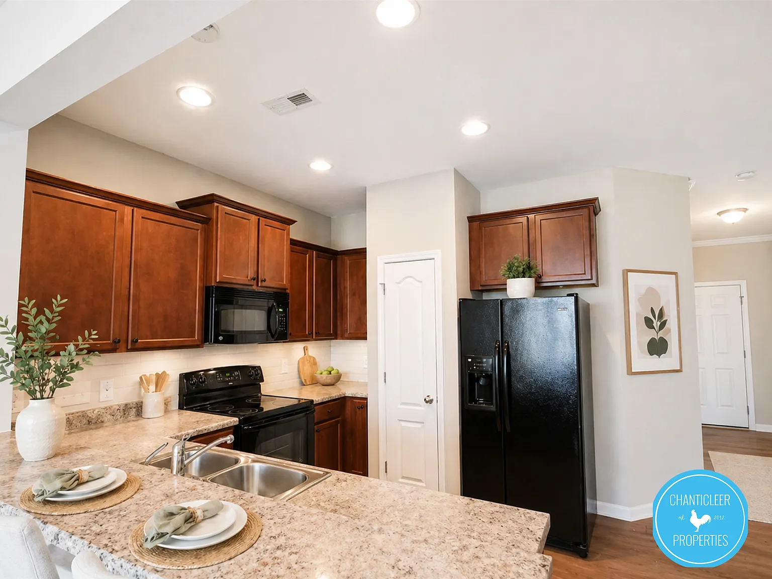2219 Sunny Cove Drive - 1 — Photo 2