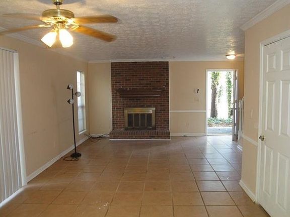 2nd image of 1195 Greenyard Way #1195