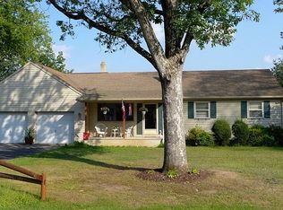 7 Starlight Rd, Oak Ridge, NJ 07438