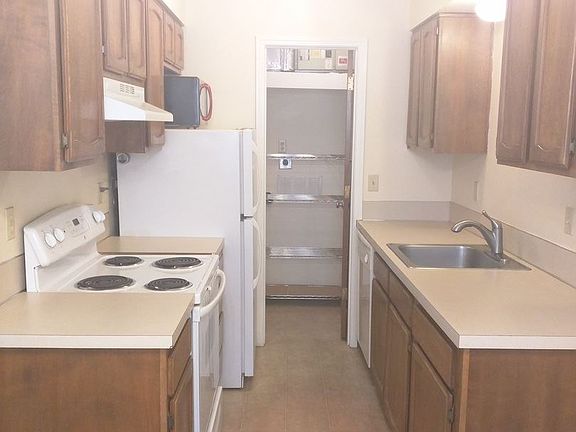 5th image of 3805 SE Cesar E Chavez Blvd APT 8