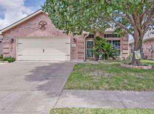 9145 Winding River Dr, Fort Worth, TX 76118