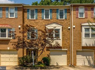 1059 N George Mason Dr, Arlington, VA 22205