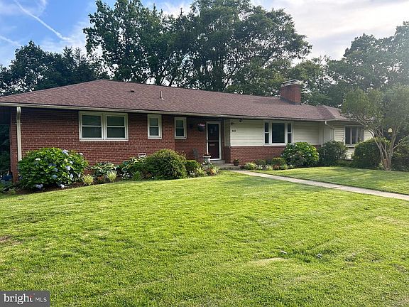 2nd image of 413 Southwest Dr
