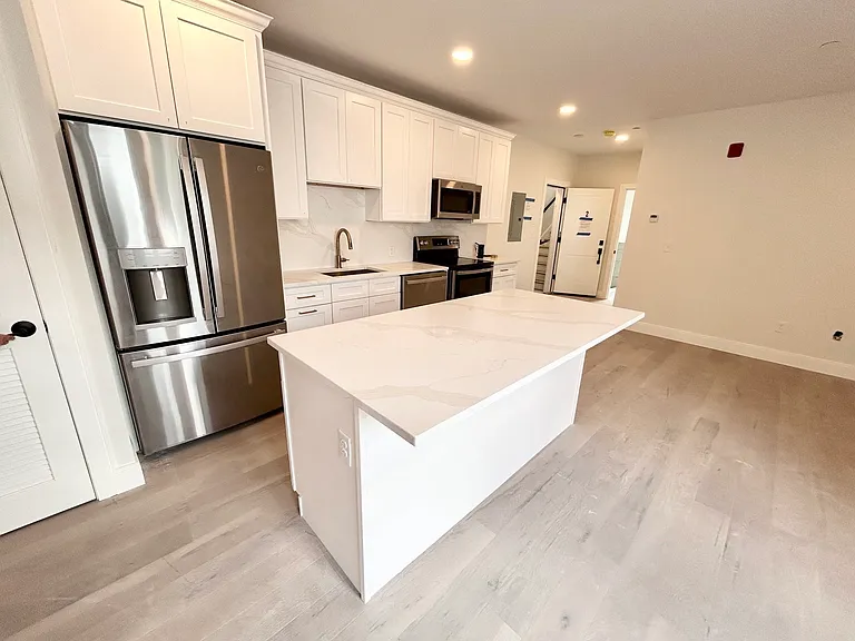 120 Emerson St #2 — Photo 12