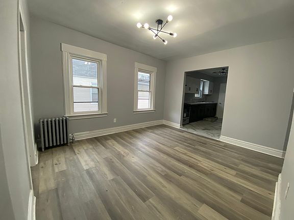3rd image of 184 Lincoln Pl #1