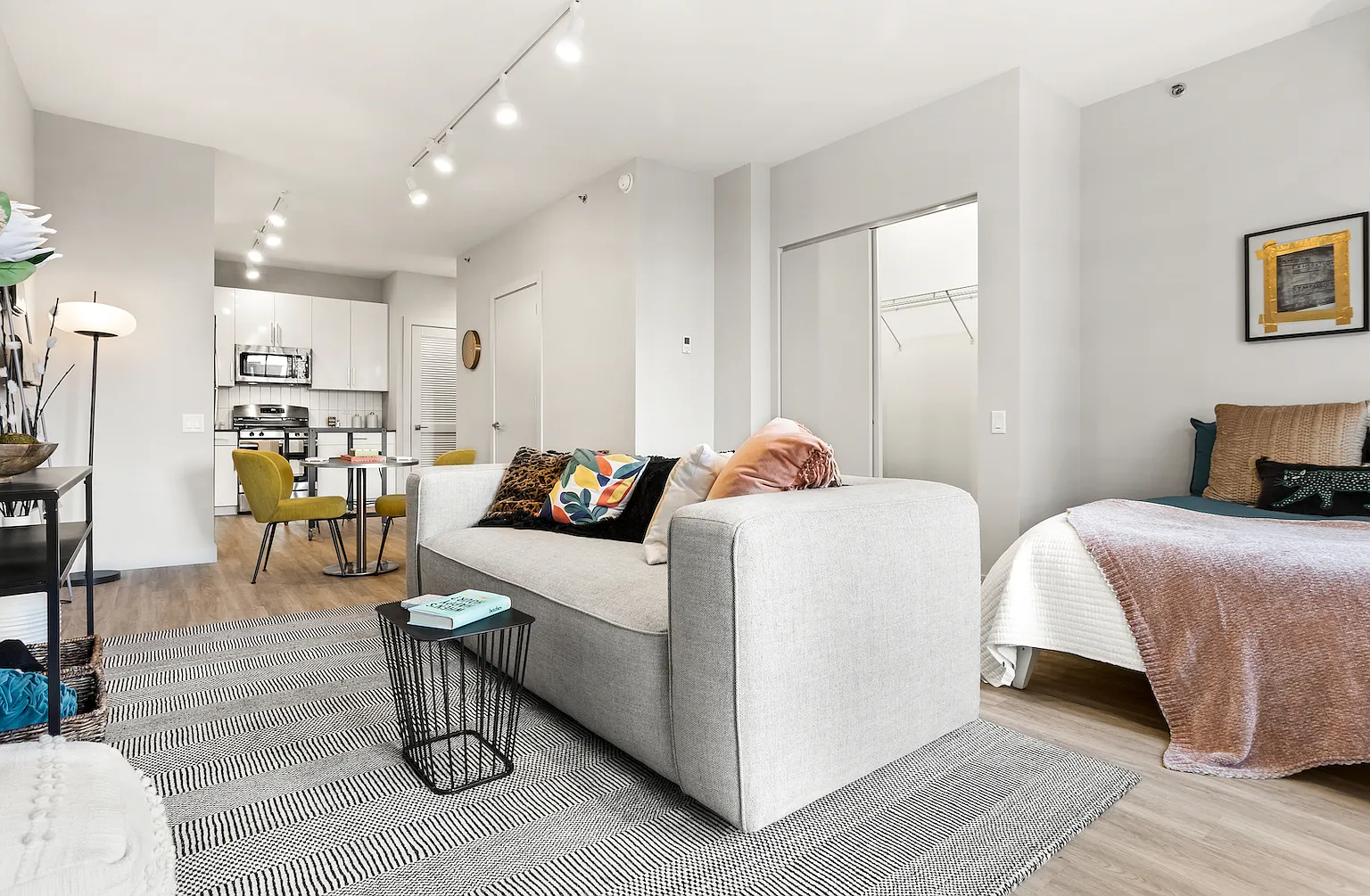Studio, 1.0 bath, 658 sqft, $2,345 — Photo 2