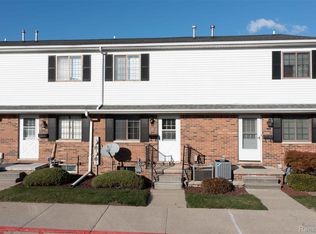 125 Cuttle Rd APT 44, Marysville, MI 48040