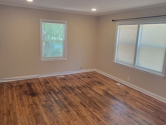 4th image of 2114 Fellowship Rd