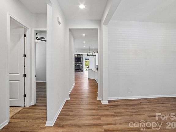 3rd image of 8096 Woodline Ln