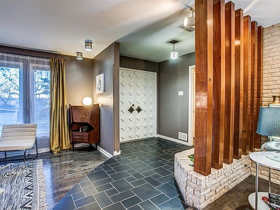 4th image of 9744 Wisterwood Dr