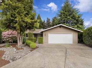 2296 Donovan Dr, Eugene, OR 97401