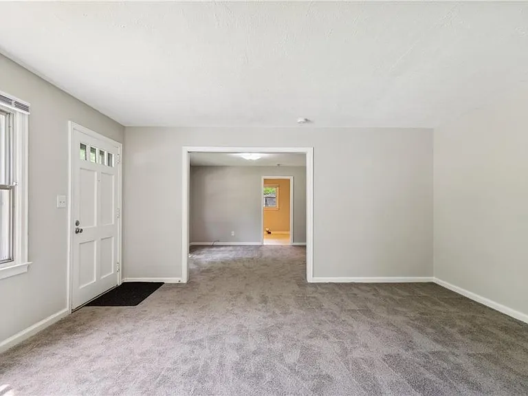 1682 Bridgeport Dr NE — Photo 6