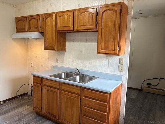 2nd image of 215 Sherwood Dr