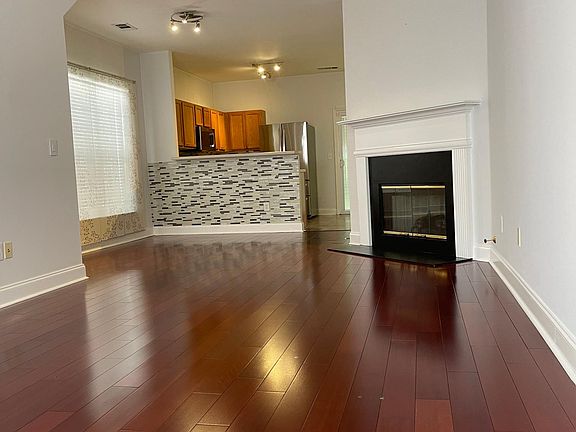 2nd image of 899 Redwood Dr