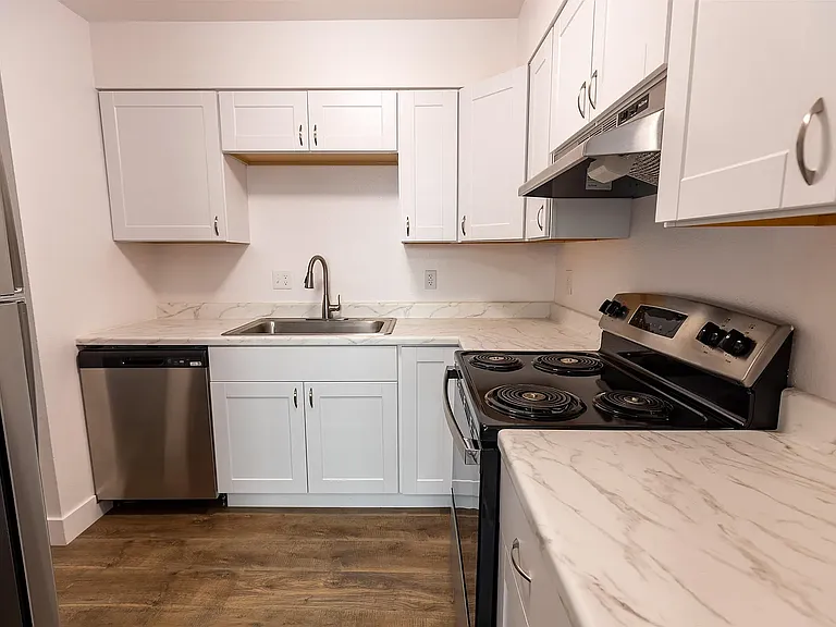 237 S Elm St #A — Photo 3