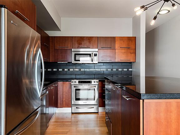 5th image of 603 Davis St APT 1201