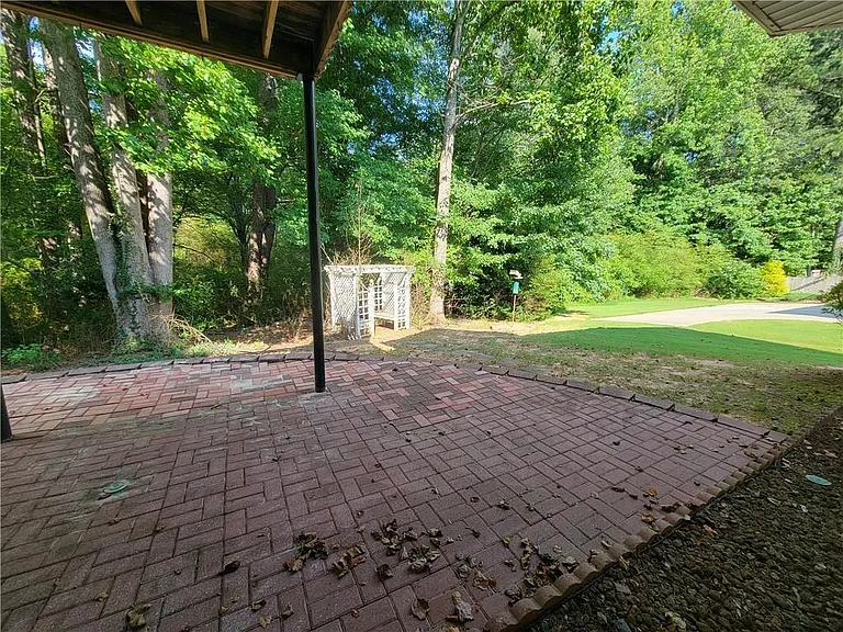 1325 Heatherton Rd — Photo 40