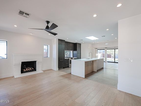 5th image of 1111 E Fillmore St