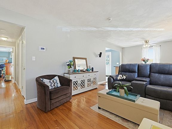 3rd image of 234 Allen Rd