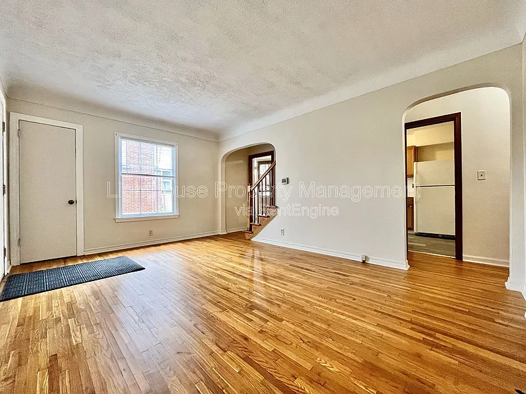 1656 Fremont Ave NW — Photo 3