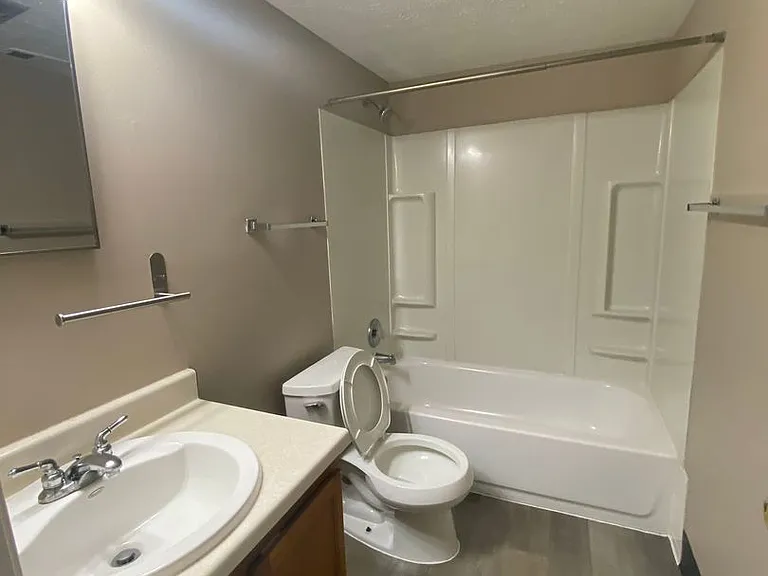 Southdale Square Apartments — Photo 44