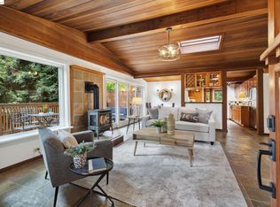 6724 Pinehaven Rd, Oakland, CA 94611