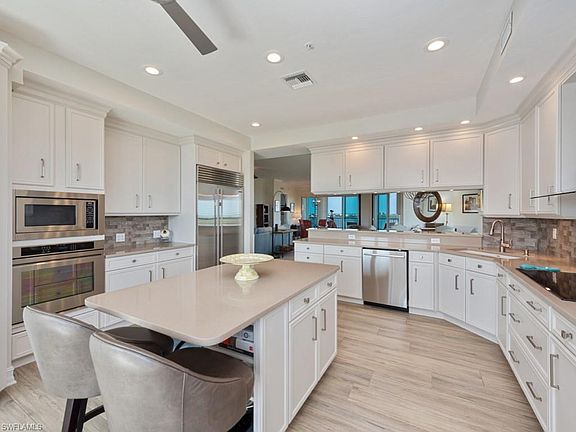5th image of 4811 Island Pond Ct Unit 805