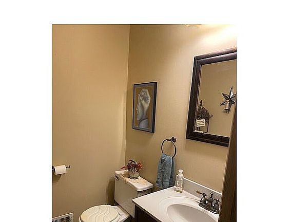 5th image of 34 Stonegate Cir